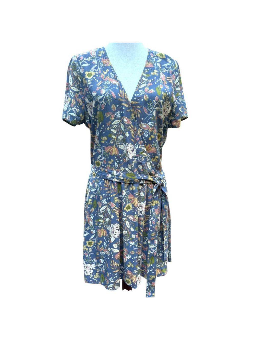 Susina M 8/10 Feminine Floral Wrap Dress Soft Rayon Flowy Casual Style Brunch - Picture 5 of 16